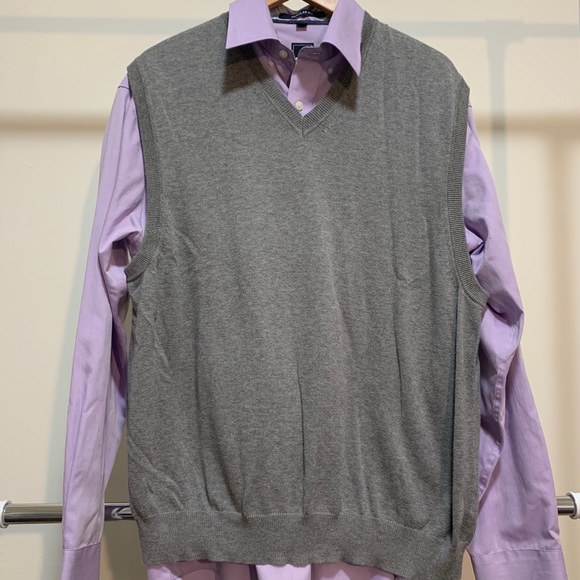 Grey cable knit Sweater Vest - Picture 3 of 11